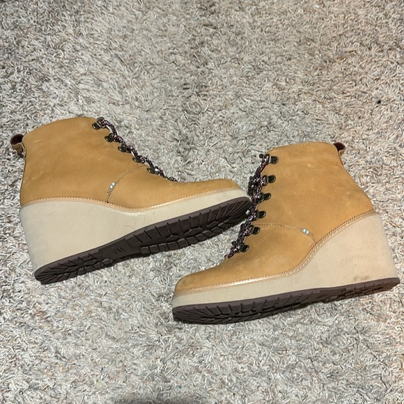 TOMS brown Melrose Wedge Boots - Picture 5 of 9